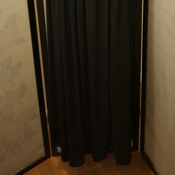 Black Plus size Maxi Skirt - Picture 2 of 3
